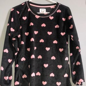 soft pajama top w hearts